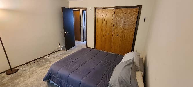 Looking for a roomate north suburb