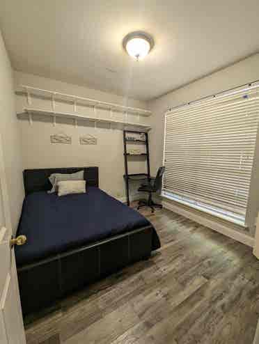 Furnished Room in Plano w/ Utility