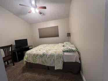 Rooms for rent with shared bathroom