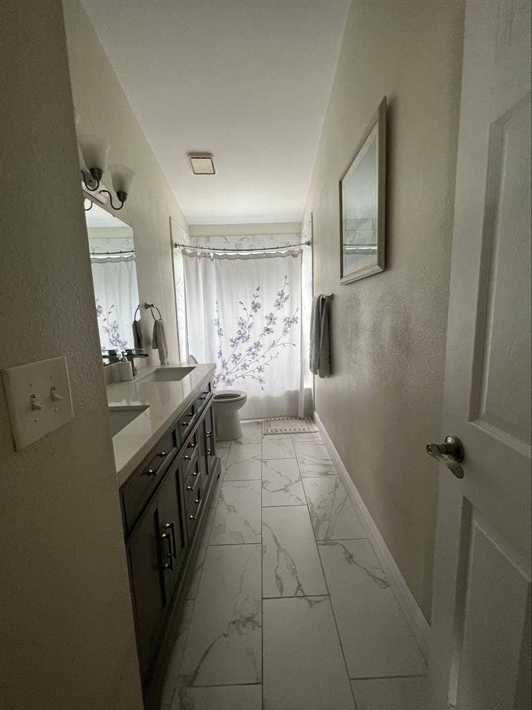 Rooms for rent with shared bathroom
