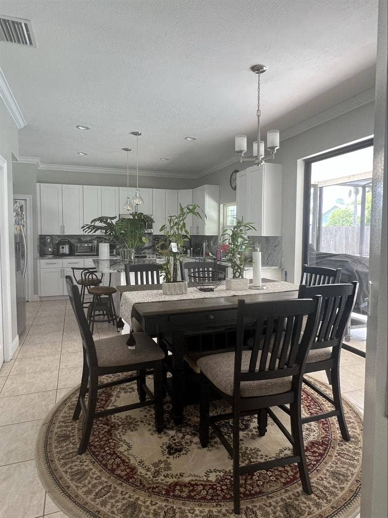 Rooms for rent with shared bathroom