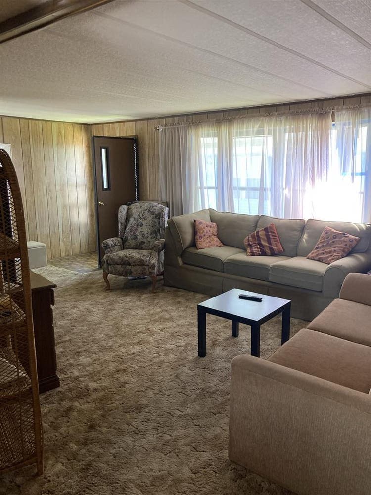 Place 
available per day or monthly