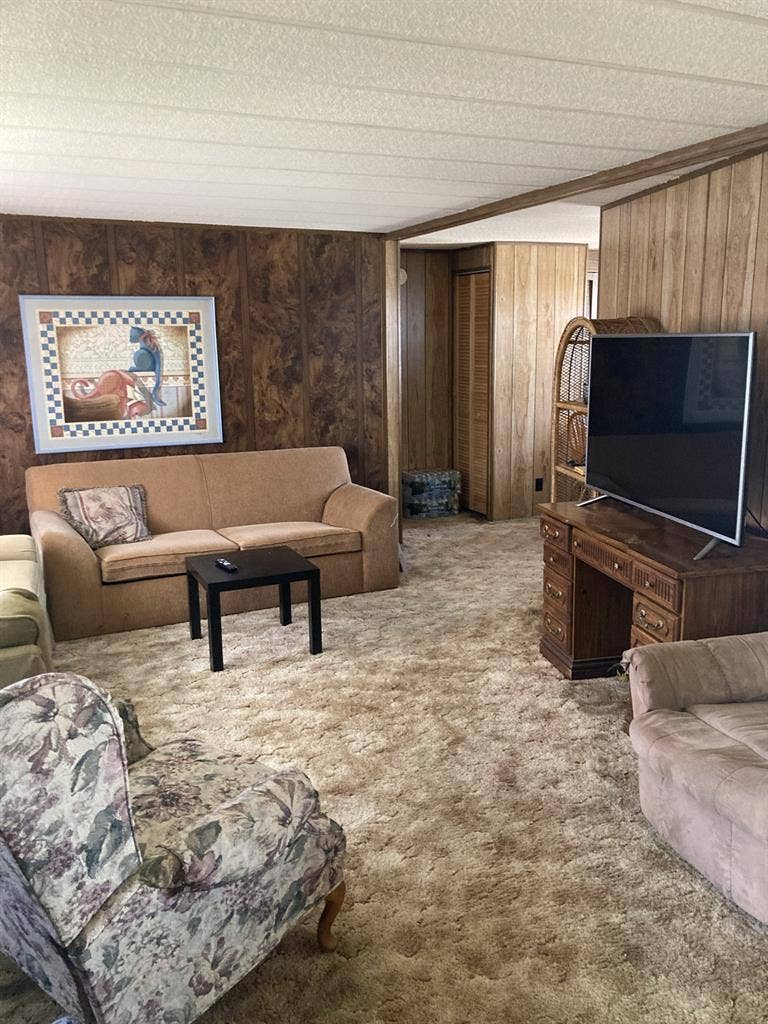 Place
available per day or monthly