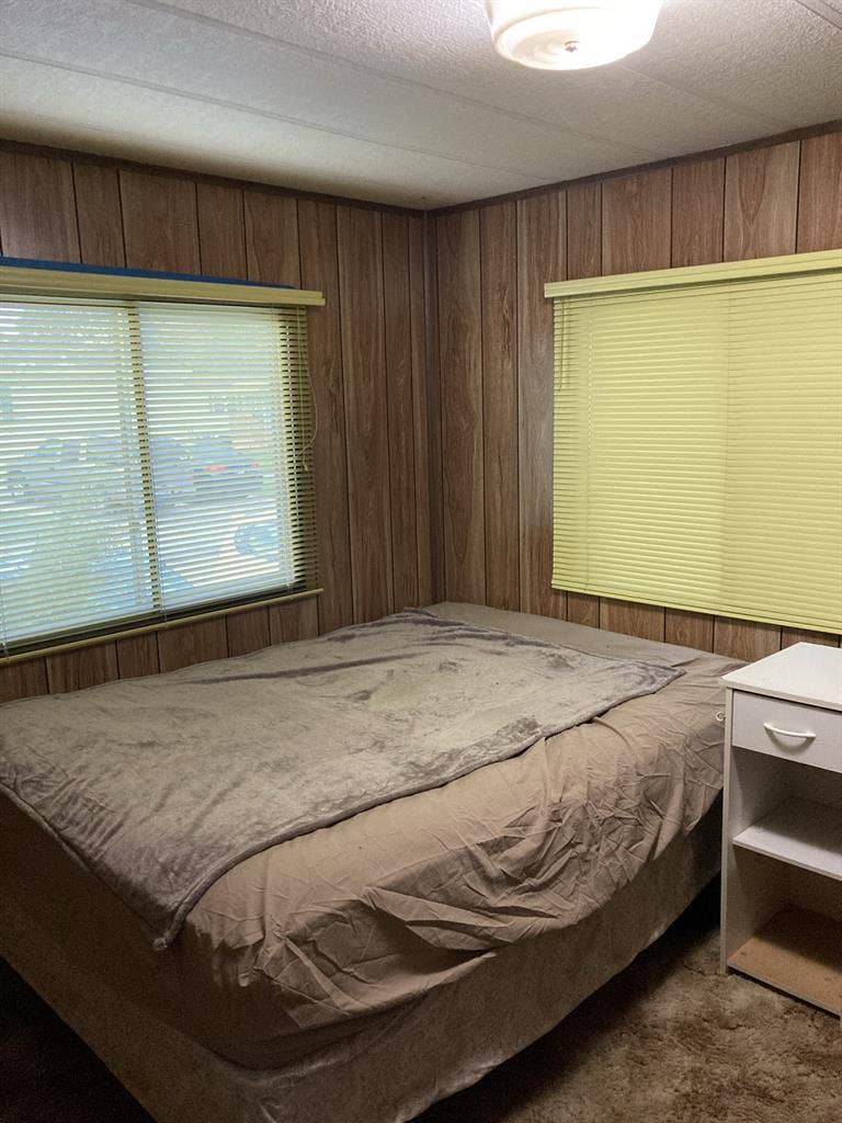 Place
available per day or monthly