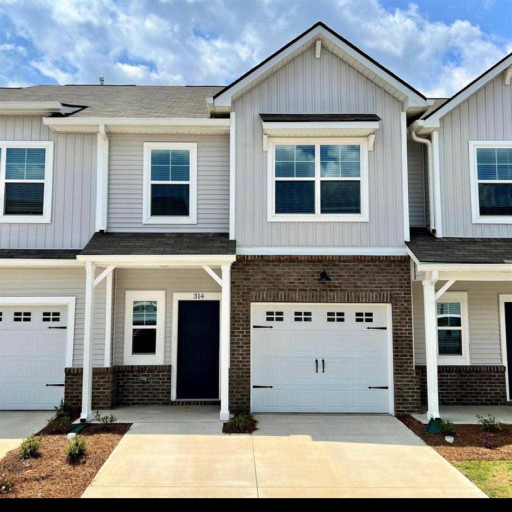 New townhouse in Greenville