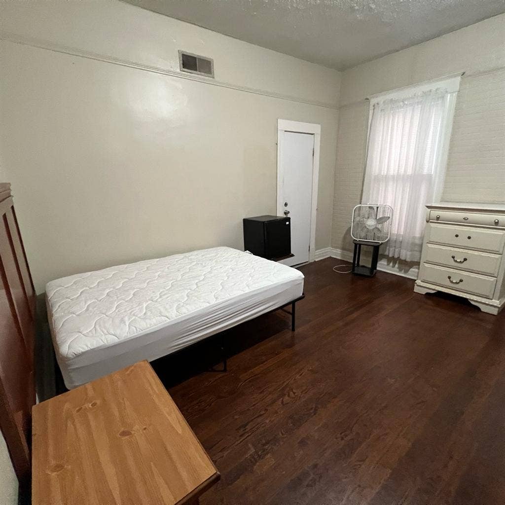 East Memphis Furnished Rooms