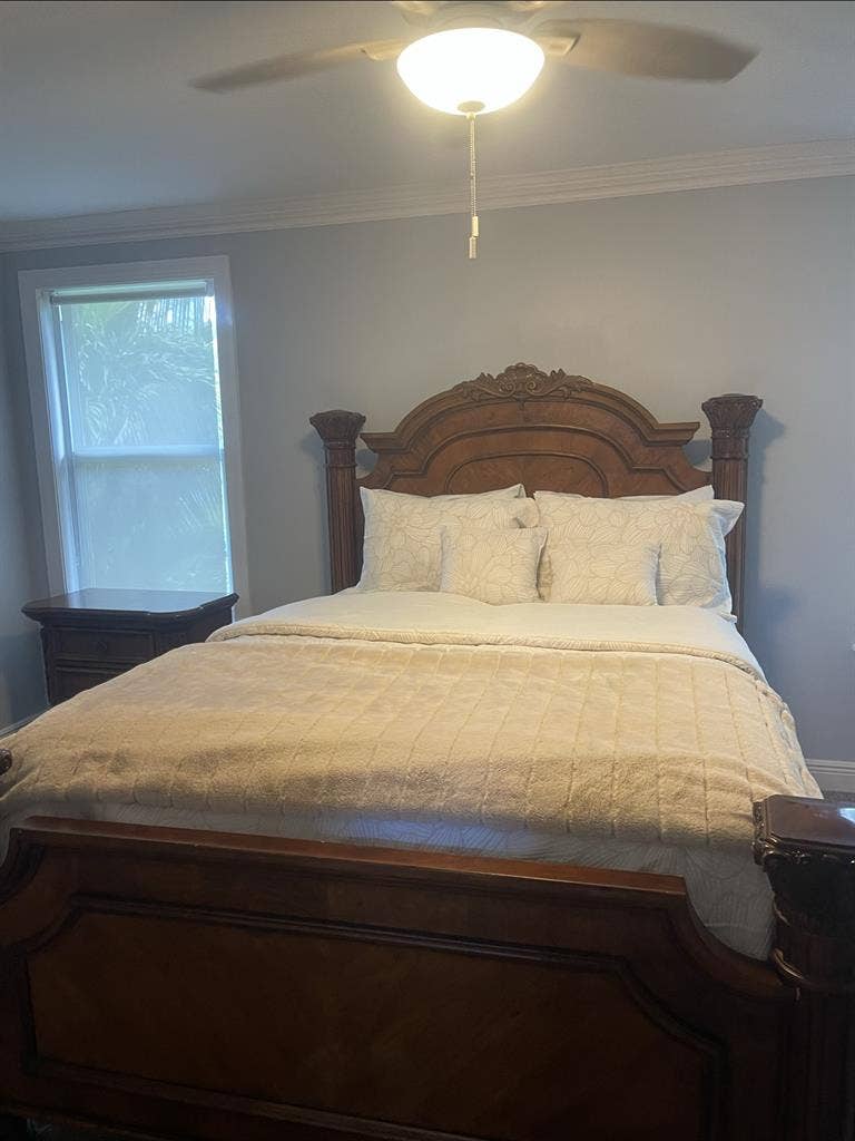Great view room in a
beautiful home