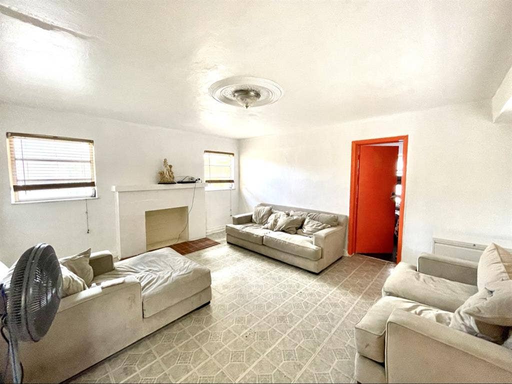 Bed in Miami/Little Havana