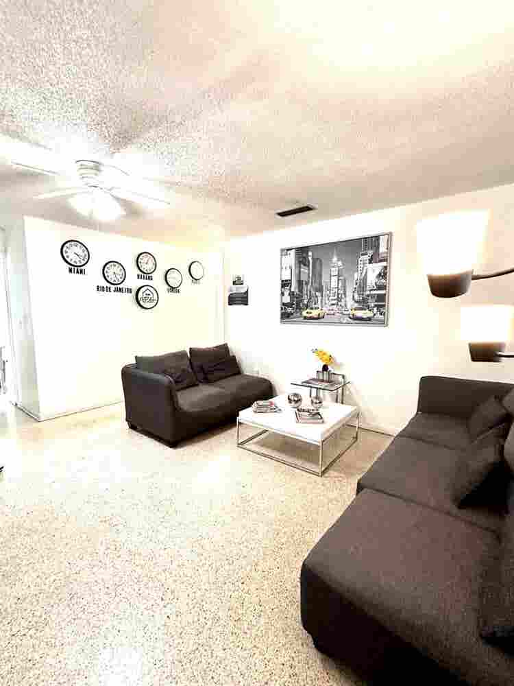 Bed in Miami/Little Havana