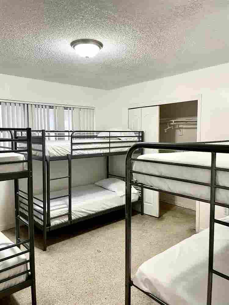 Bed in Miami/Little Havana
