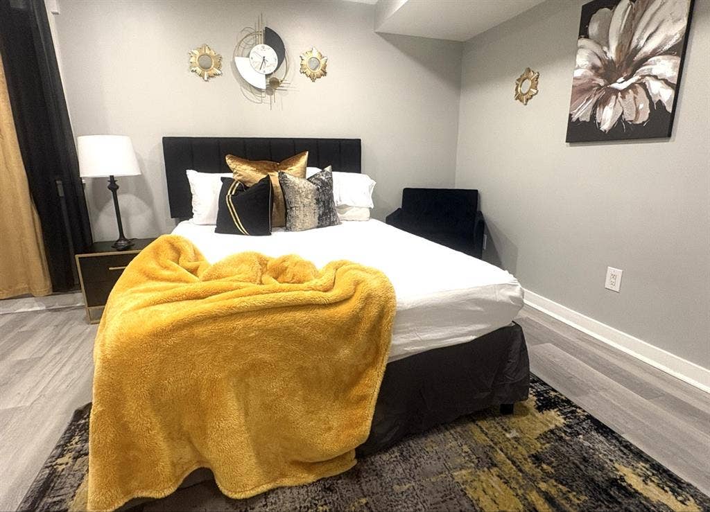 Fully furnished basement stud105