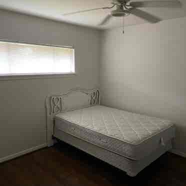 ROOM AVAILABLE IN BELLAIRE/MED DIST