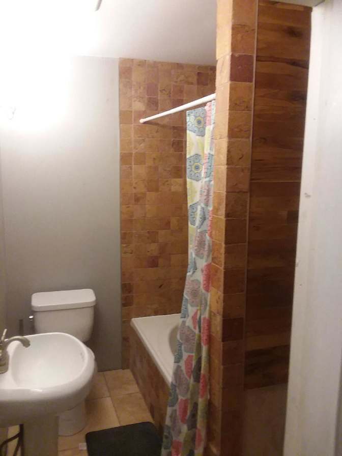 Room 4 Rent/Shared Bath w/ 1 person