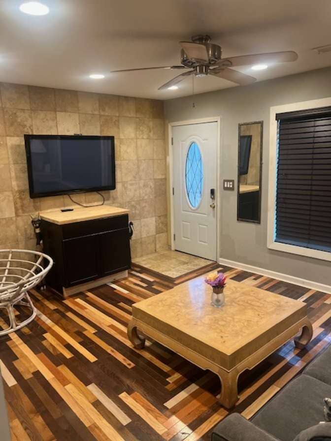 Room 4 Rent/Shared Bath w/ 1 person