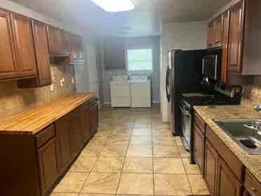 Room 4 Rent/Shared Bath w/ 1 person