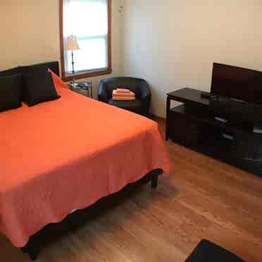 UTILITIES INCLUDED! Room in House