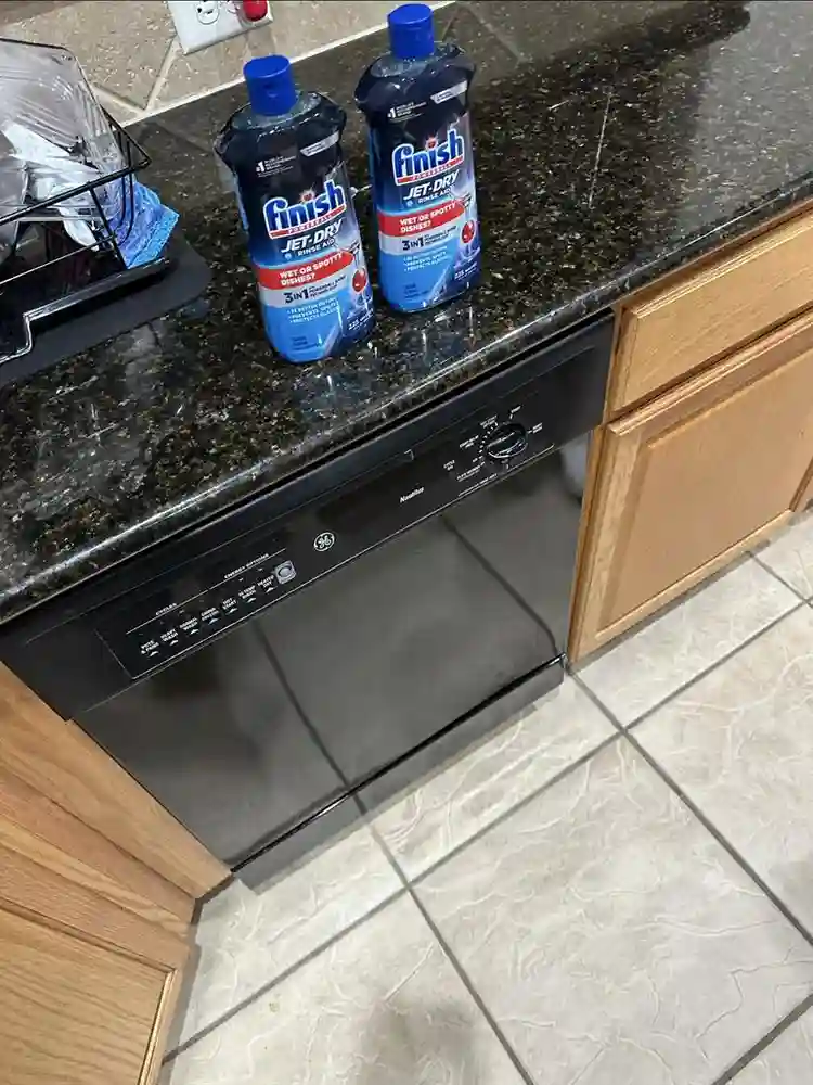 Private room private bath in 5 bed