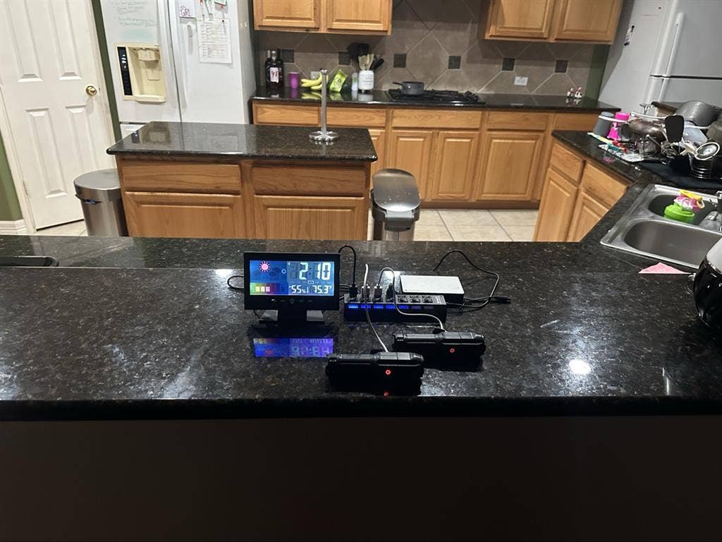 Private room private bath in 5 bed