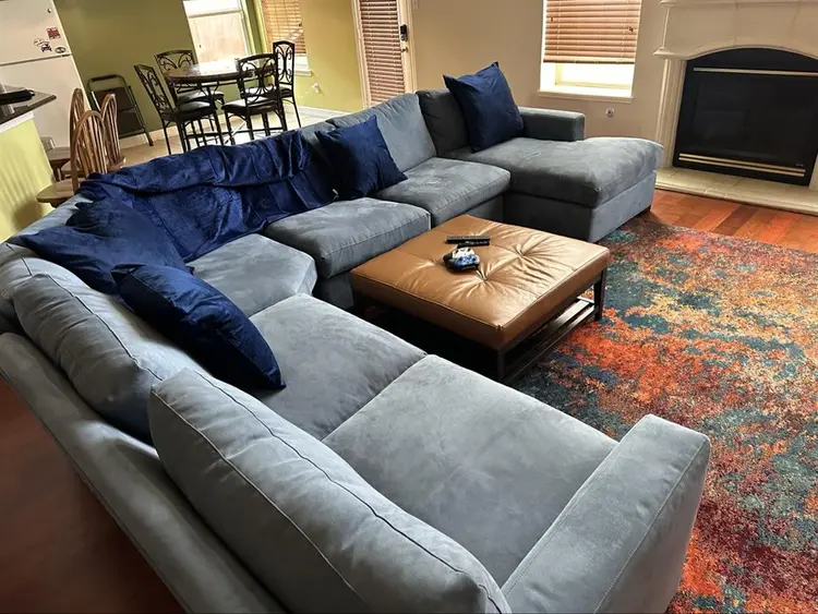 Private room private bath in 5 bed