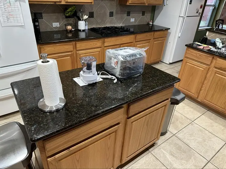 Private room private bath in 5 bed