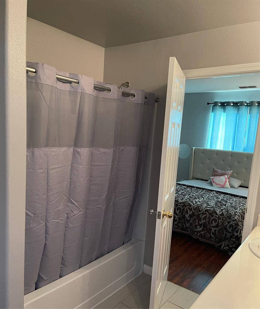 Room for Rent in Tracy Ca