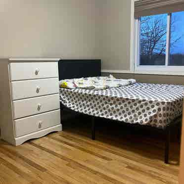 Fully Furnished LARGE 
Room!!!