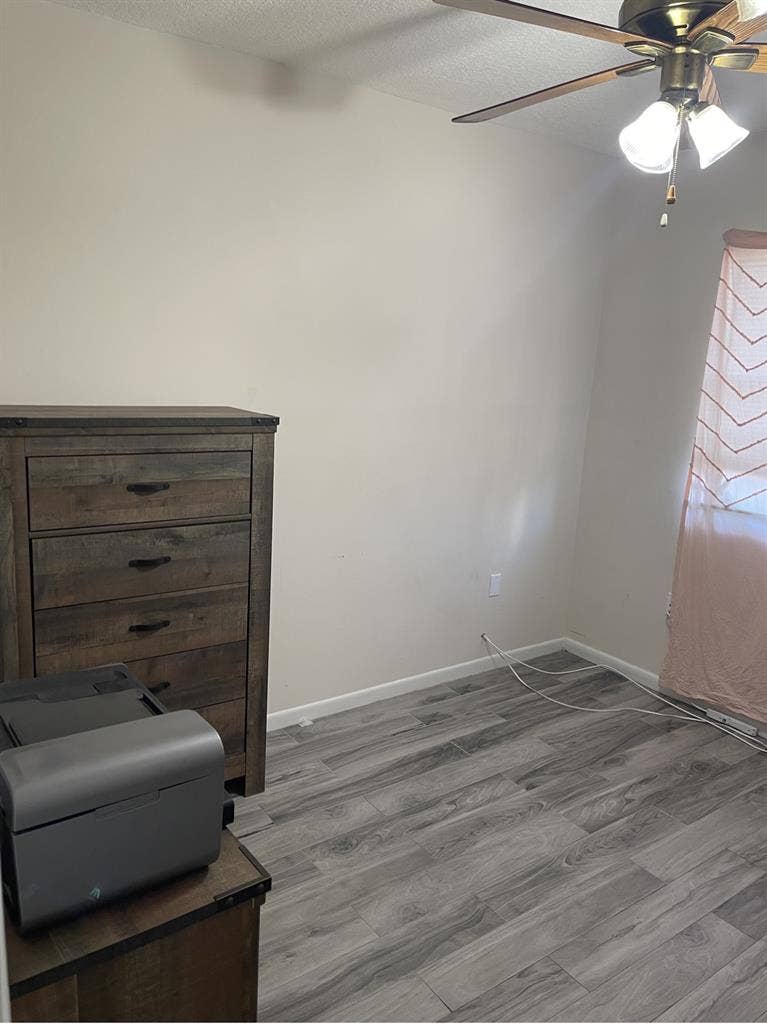 1 Room available in Homestead.