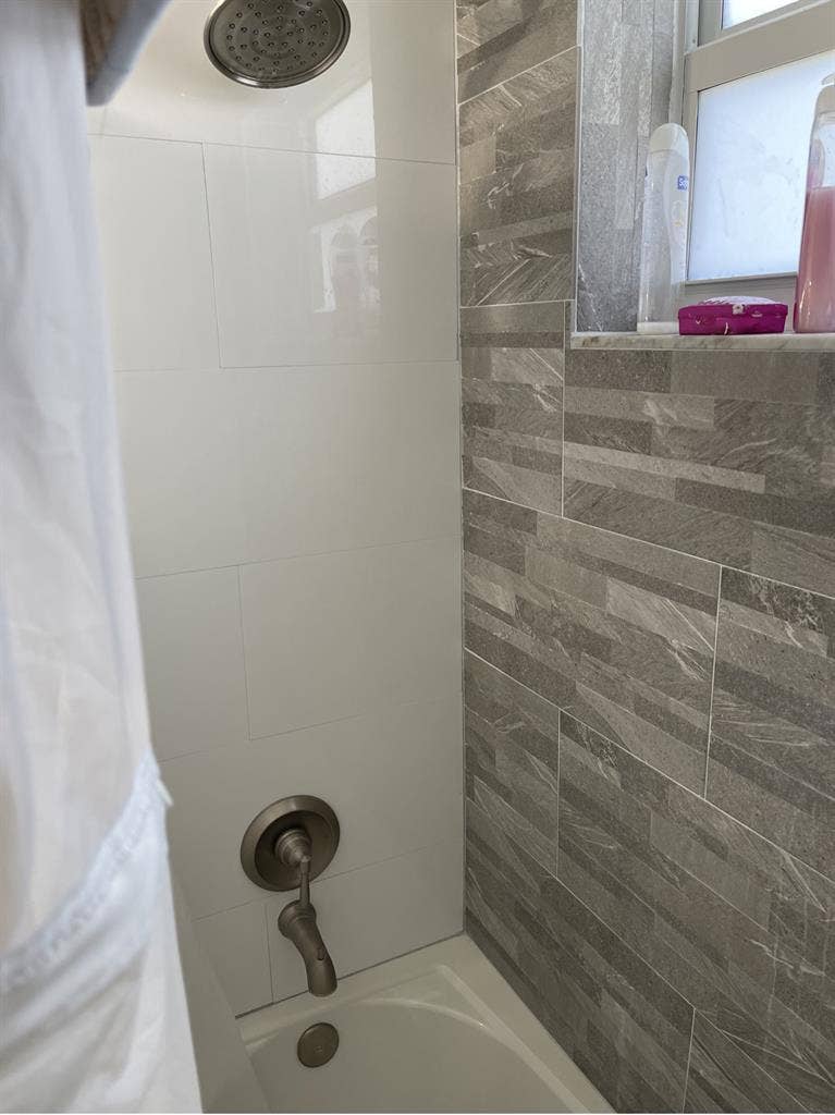 1 Room available in Homestead.
