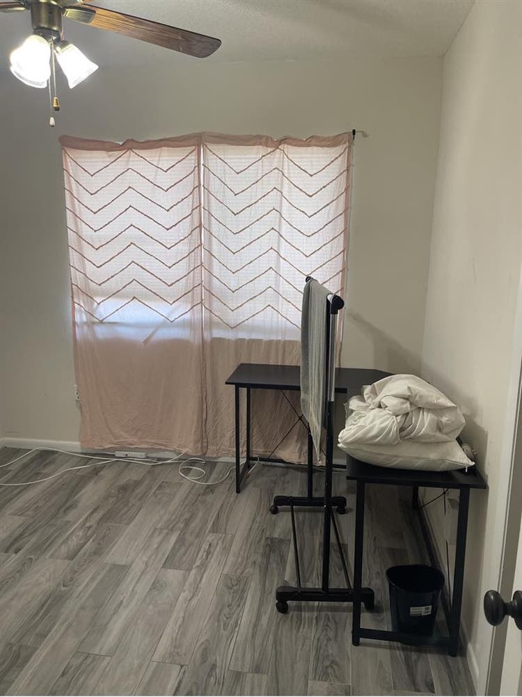 1 Room available in Homestead.