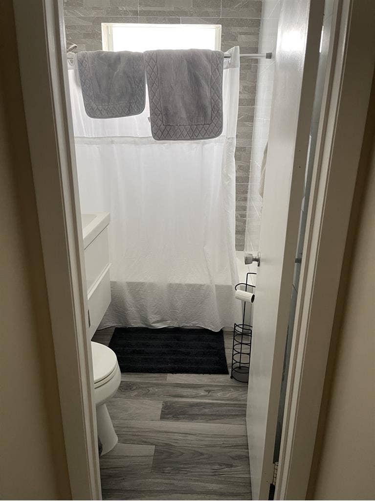 1 Room available in Homestead.