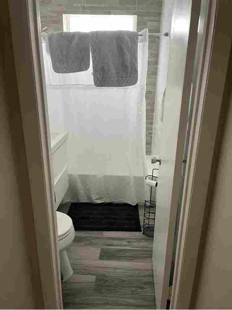 1 Room available in Homestead.