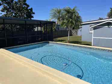 1 Room available in Homestead.