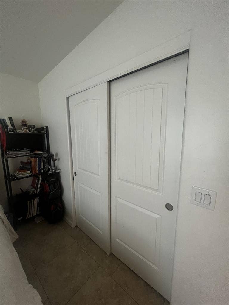 Looking for 2
Roommates ba