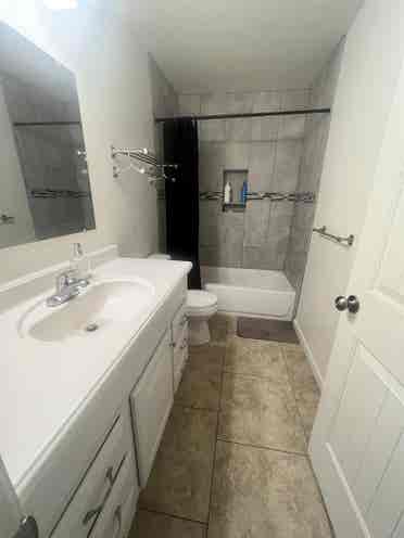 Looking for 2 
Roommates ba