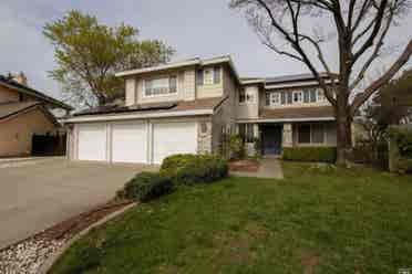 Beautiful Rolling Hills area Room