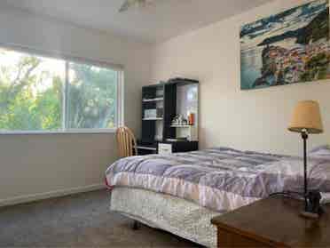 Beautiful Rolling Hills area Room
