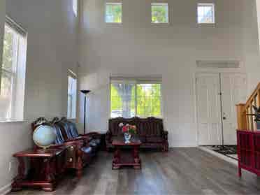 Beautiful Rolling Hills area Room