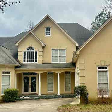 Large clean lake home