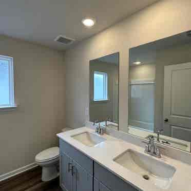 Shared bathroom room in Duluth