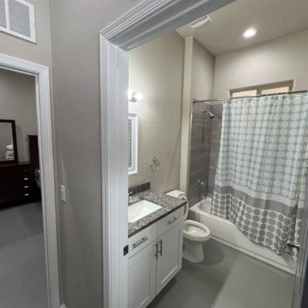 Private Bathroom and Private Room!