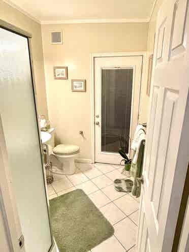 Newly remodeled cozy room