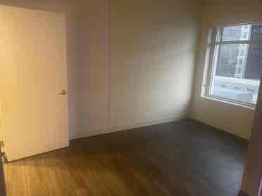 Looking for roommate downtown