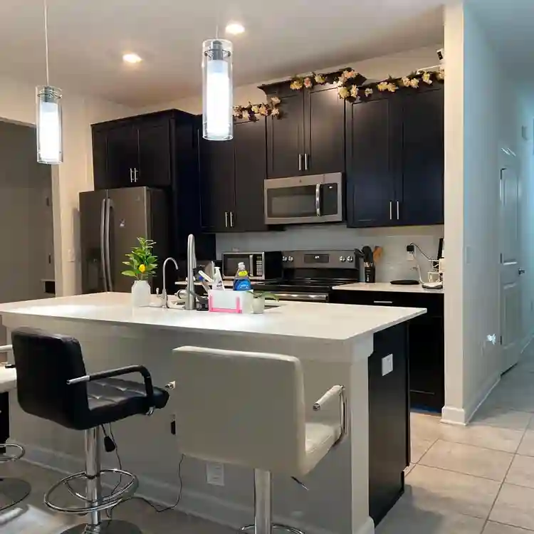 2 rooms upstairs for rent Kissimmee