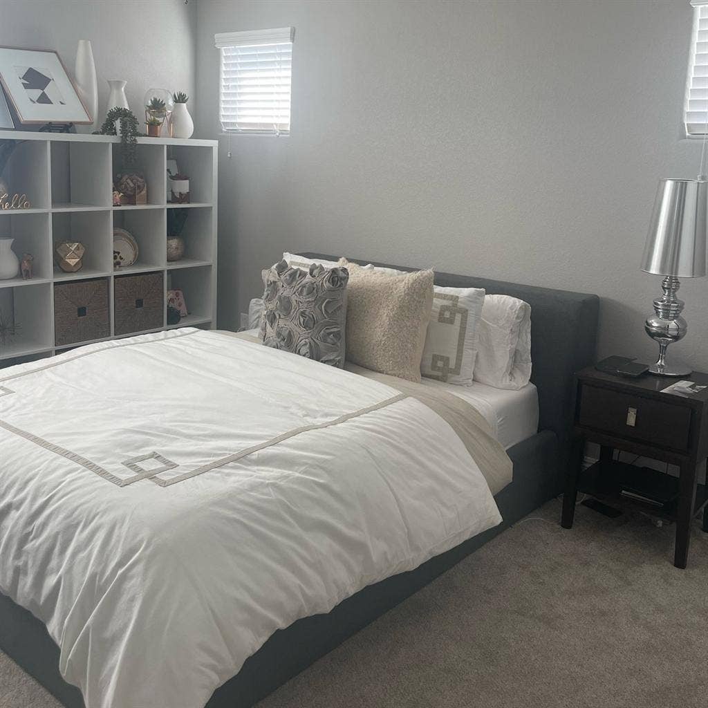 Room in Gated
 Summerlin