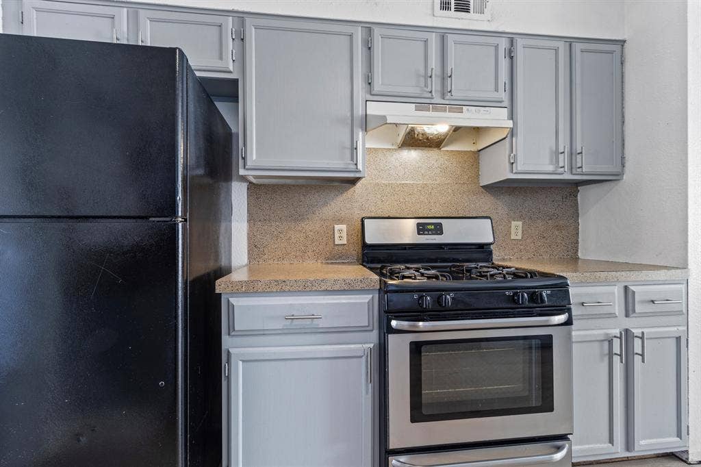 1 BR in Austin