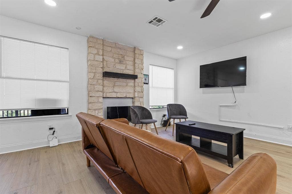 1 BR in Austin