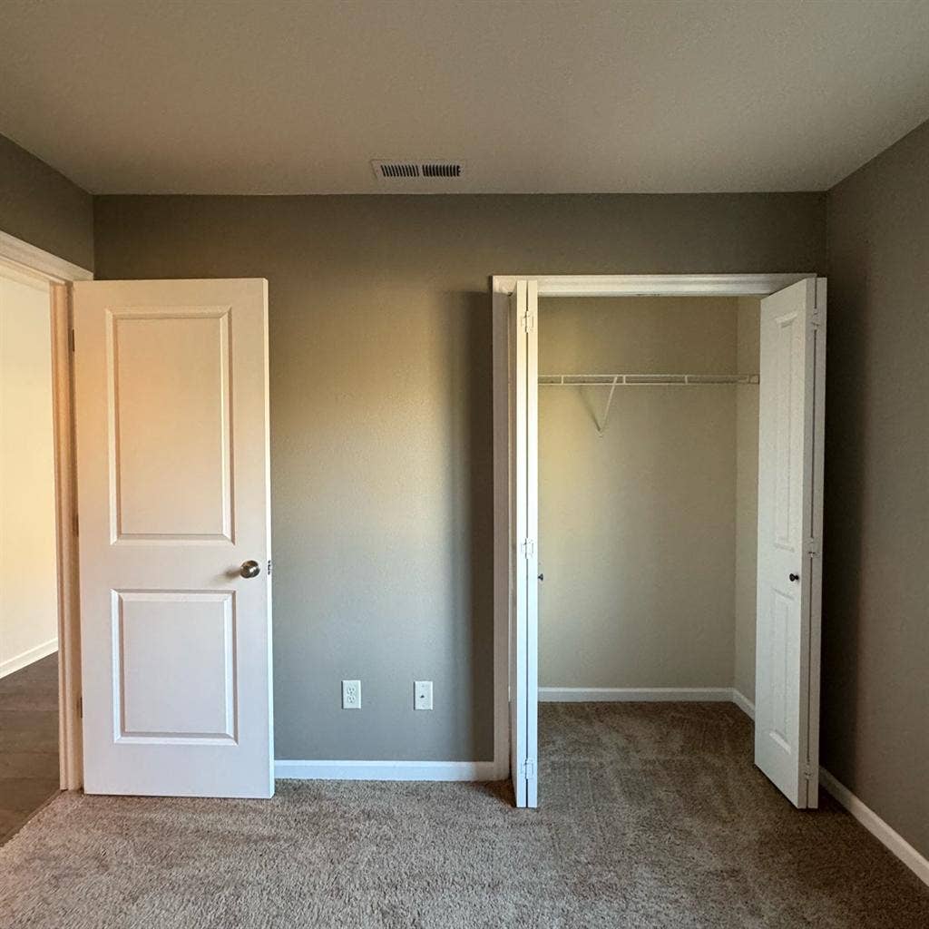 Looking for 2 additional roommates