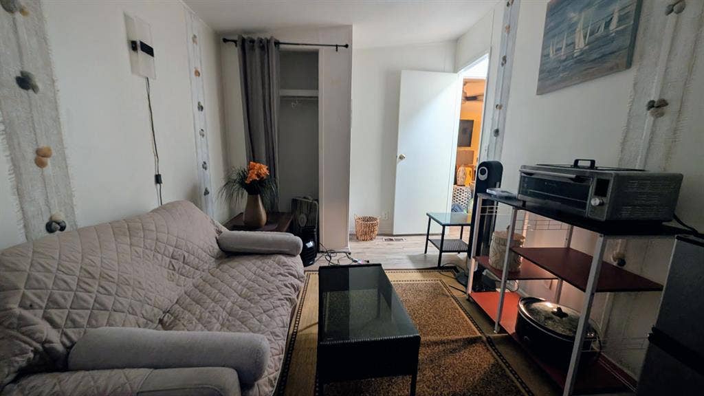 Great location private entrance and