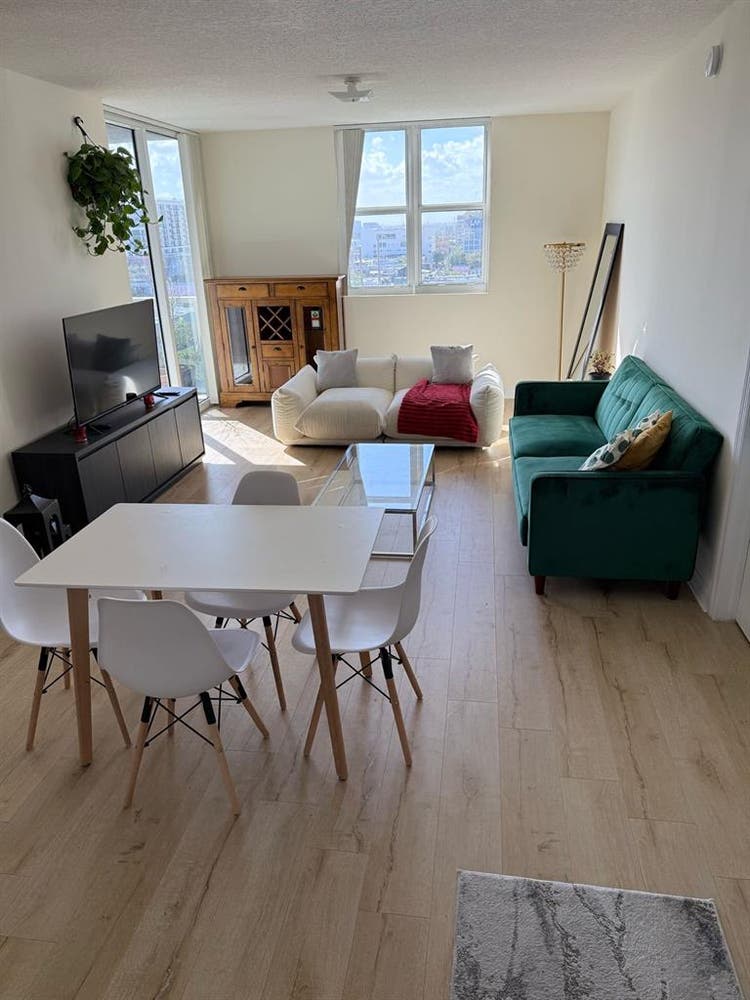 PRIVATE BEDROOM $