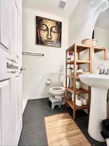 Clean Room #1 w/ private bathroom
